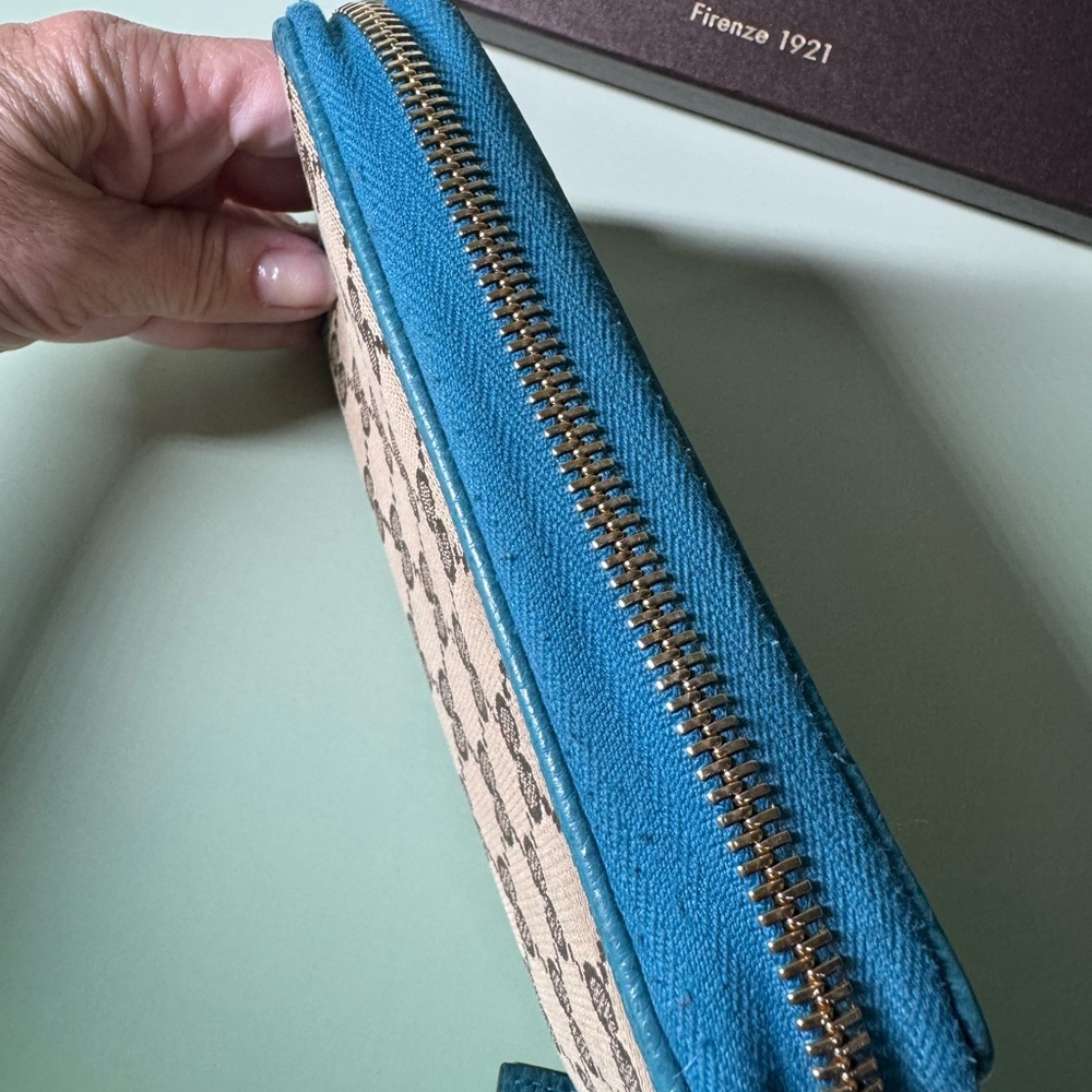 Gucci Beige and Blue Women's Wallet - Picture 5 of 14